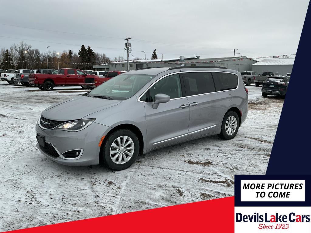 Billet Silver Metallic Clearcoat 2017 Chrysler Pacifica Touring L FWD Minivan Front-Wheel Drive 9-Speed Automatic