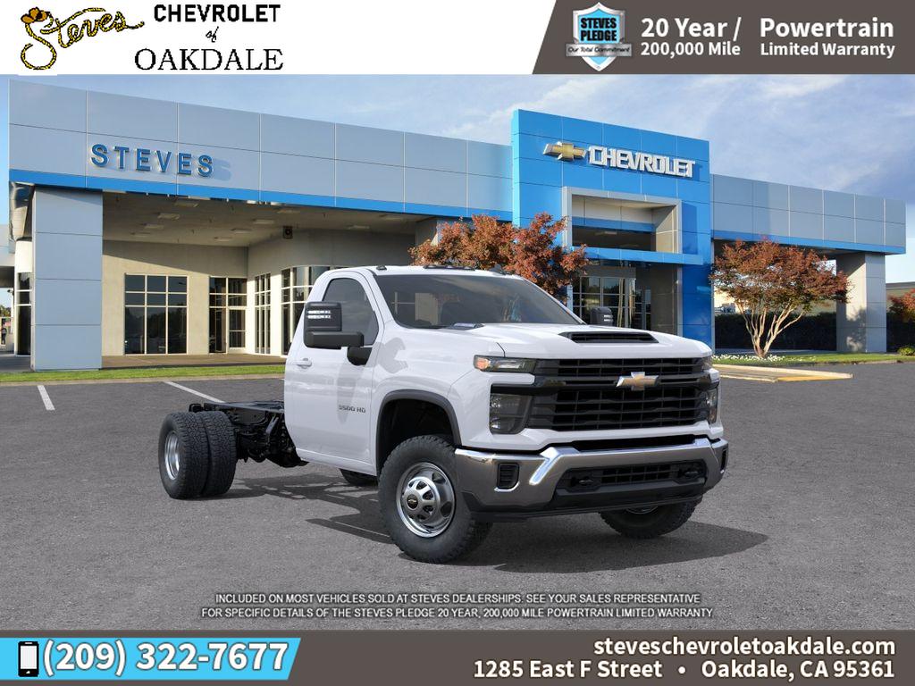 SUMMIT WHITE 2026 Chevrolet Silverado 3500HD Chassis Work Truck Regular Cab 4WD Pickup Truck Four-Wheel Drive Automatic
