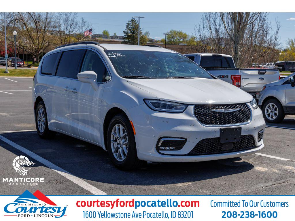 White 2022 Chrysler Pacifica Touring L FWD Minivan Front-Wheel Drive 9-Speed Automatic
