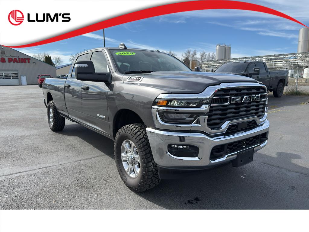 2025 RAM 3500 Big Horn Crew Cab LB 4WD