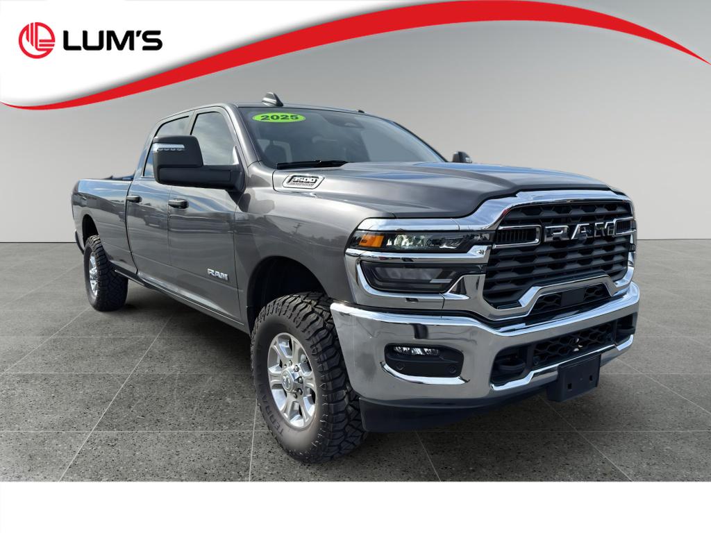2025 RAM 3500 Big Horn Crew Cab LB 4WD