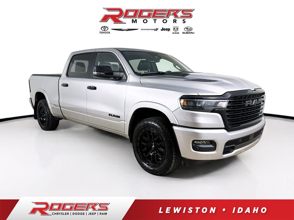 Billet Silver Metallic Cl 2025 RAM 1500 Laramie Crew Cab 4WD Pickup Truck Four-Wheel Drive Automatic