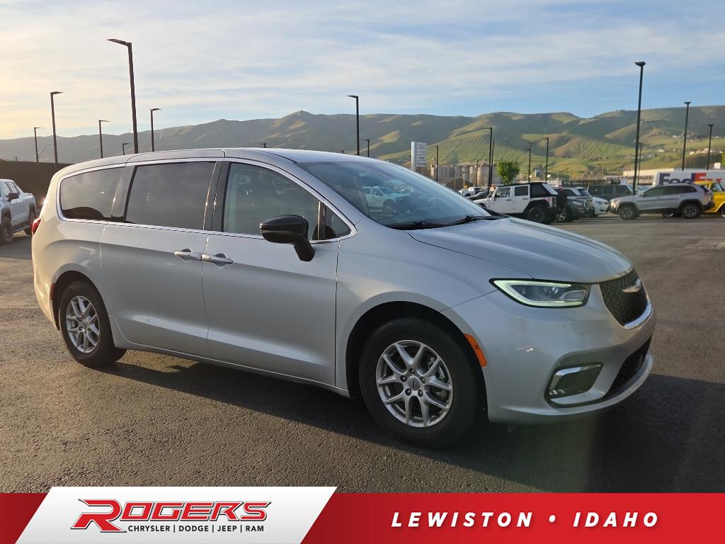 Silver 2024 Chrysler Pacifica Touring L FWD Minivan Front-Wheel Drive Automatic