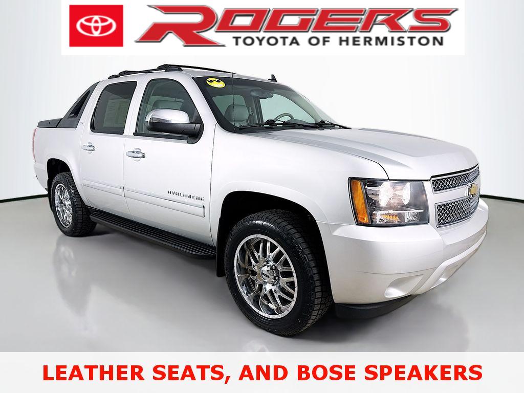 Sheer Silver Metallic 2011 Chevrolet Avalanche LTZ 4WD Pickup Truck Four-Wheel Drive 6-Speed Automatic