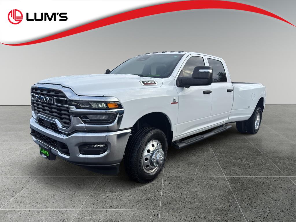 2025 RAM 3500 Tradesman Crew Cab LB DRW 4WD