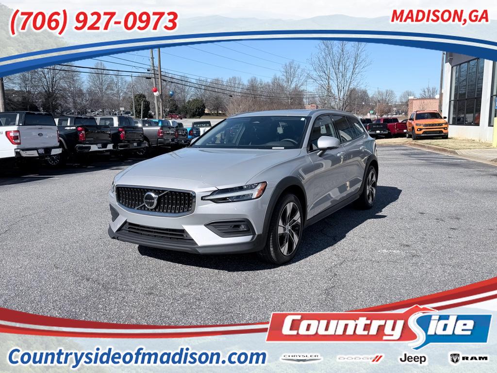 2025 Volvo V60 Cross Country B5 Plus AWD