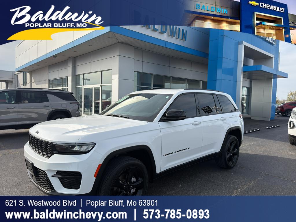 Bright White Clearcoat 2023 Jeep Grand Cherokee Altitude 4WD SUV / Crossover Four-Wheel Drive 8-Speed Automatic