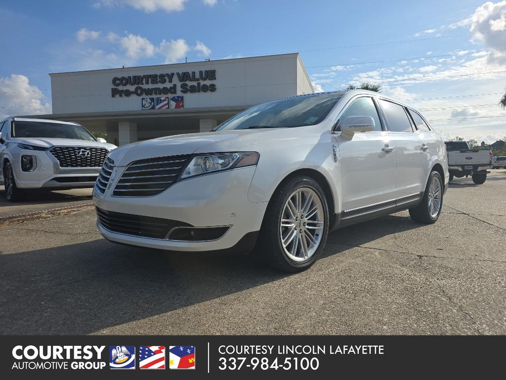 White Platinum Metallic Tri-Coat 2019 Lincoln MKT Reserve AWD SUV / Crossover All-Wheel Drive 6-Speed Automatic