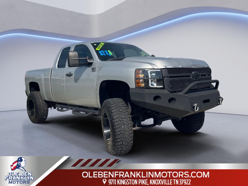 Sheer Silver Metallic 2011 Chevrolet Silverado 2500HD LT Extended Cab 4WD Pickup Truck Four-Wheel Drive 6-Speed Automatic