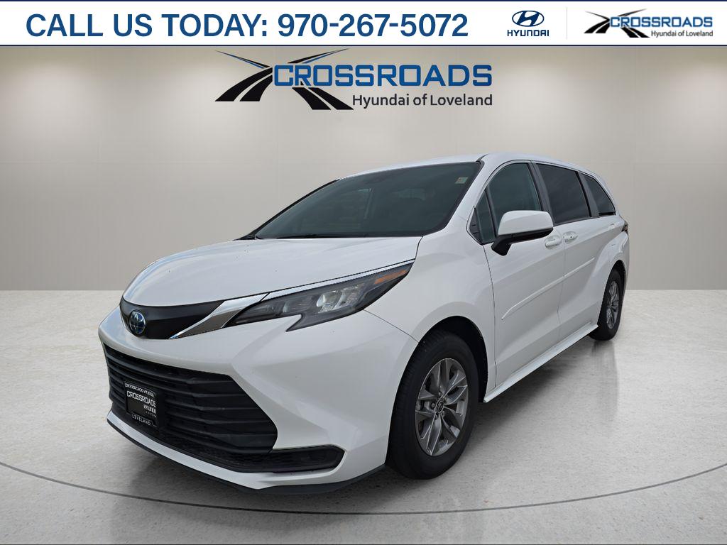 2024 Toyota Sienna LE 8-Passenger AWD