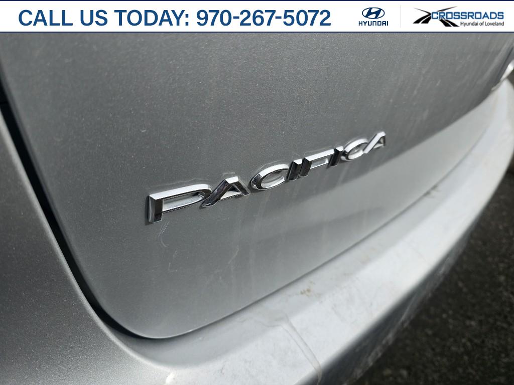 2024 Chrysler Pacifica Hybrid Select FWD