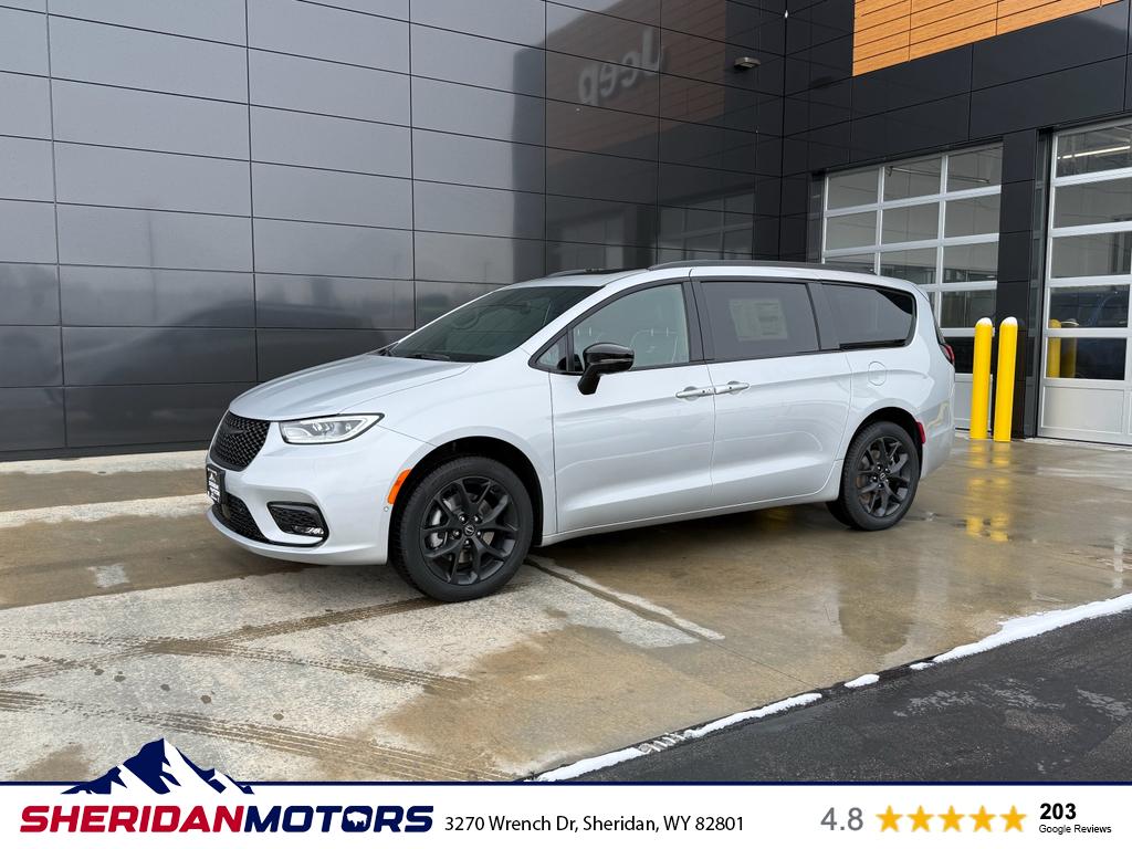 Silver Mist Clearcoat 2026 Chrysler Pacifica Limited AWD Minivan All-Wheel Drive 9-Speed Automatic