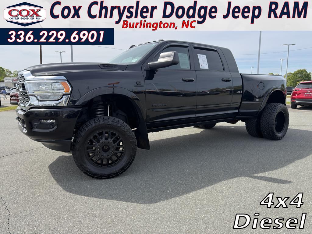 Diamond Black Crystal Pearlcoat 2022 RAM 3500 Limited Mega Cab DRW 4WD Pickup Truck Four-Wheel Drive 6-Speed Automatic