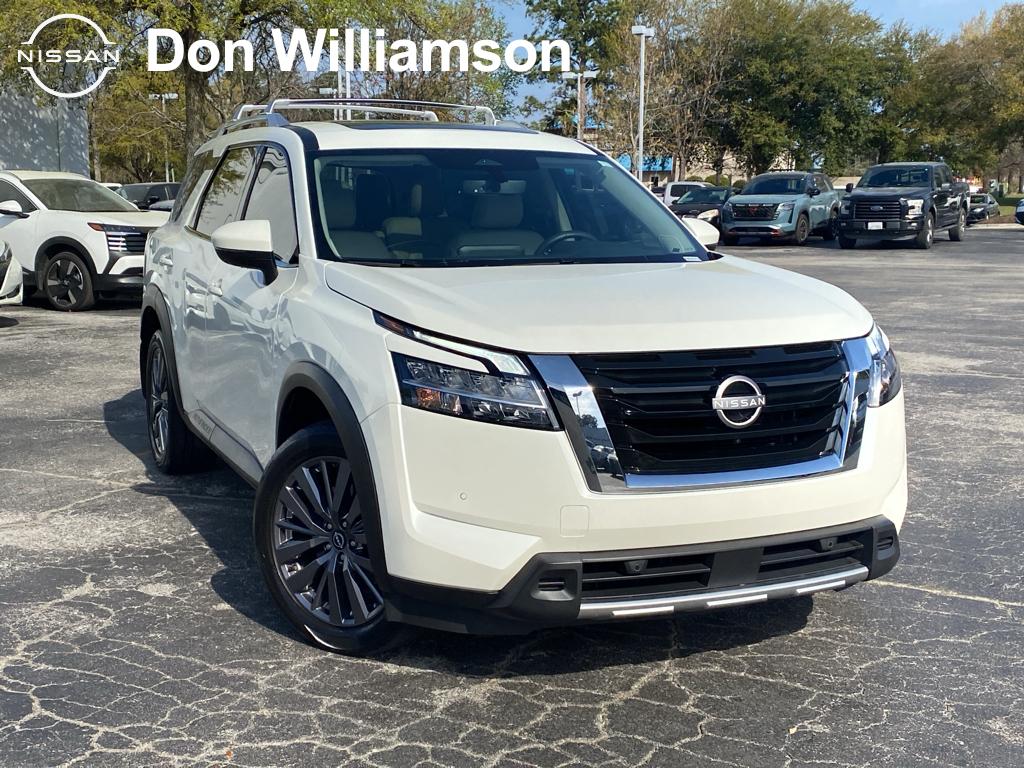 2024 Nissan Pathfinder SL FWD