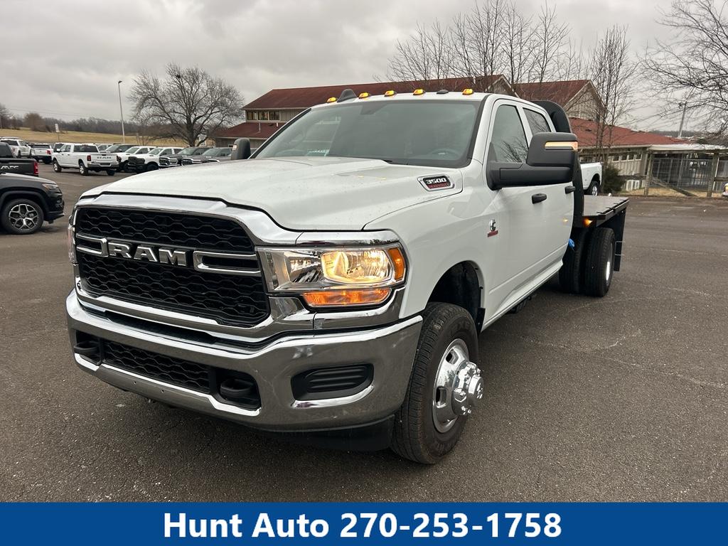 2024 RAM 3500 Chassis Tradesman Crew Cab LB DRW 4WD