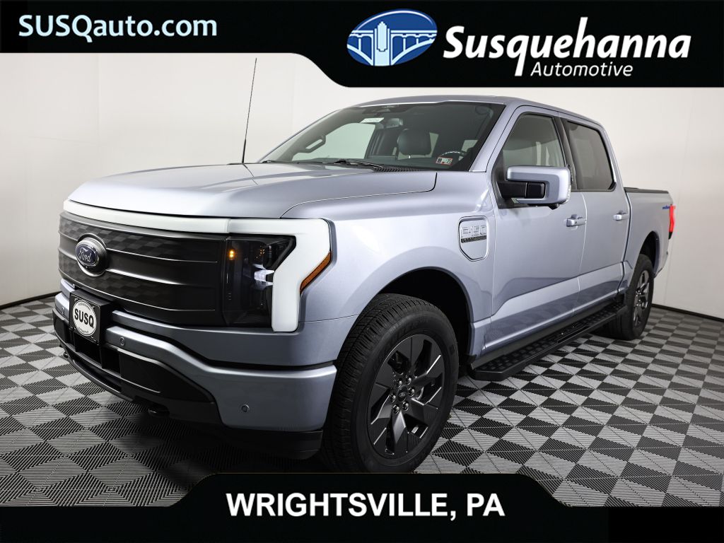 2022 Ford F-150 Lightning LARIAT 