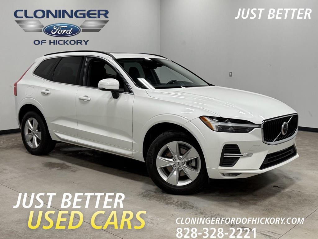 Crystal White Metallic 2022 Volvo XC60 B5 Momentum AWD SUV / Crossover All-Wheel Drive 8-Speed Automatic