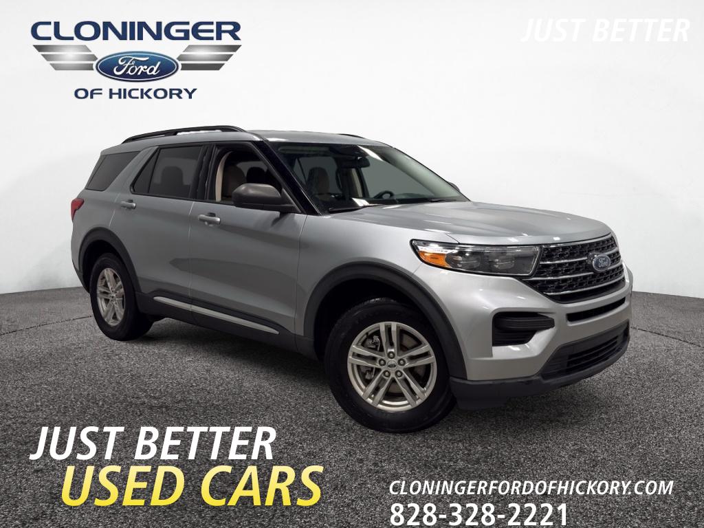 Iconic Silver Metallic 2022 Ford Explorer XLT AWD SUV / Crossover All-Wheel Drive Automatic