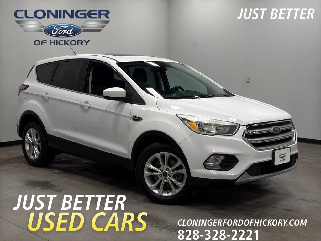 Oxford White 2017 Ford Escape SE AWD SUV / Crossover All-Wheel Drive 6-Speed Automatic
