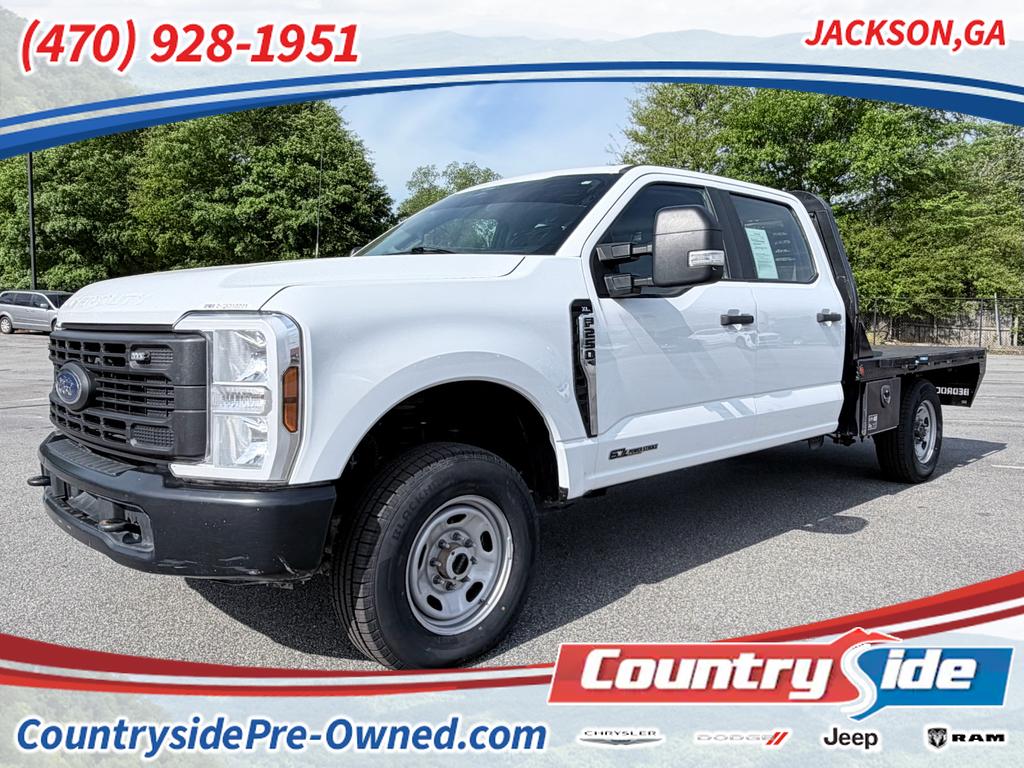 OXFORD WHITE 2024 Ford F-250 Super Duty XL Crew Cab LB 4WD Pickup Truck Four-Wheel Drive Automatic