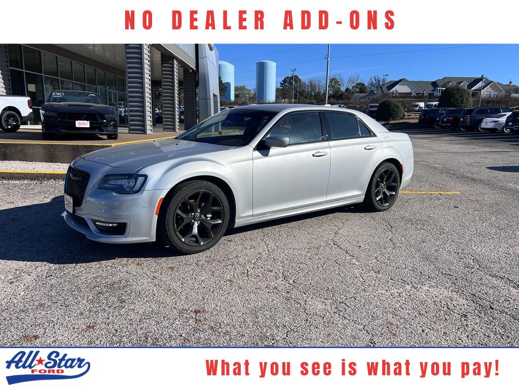 2022 Chrysler 300 Touring L RWD