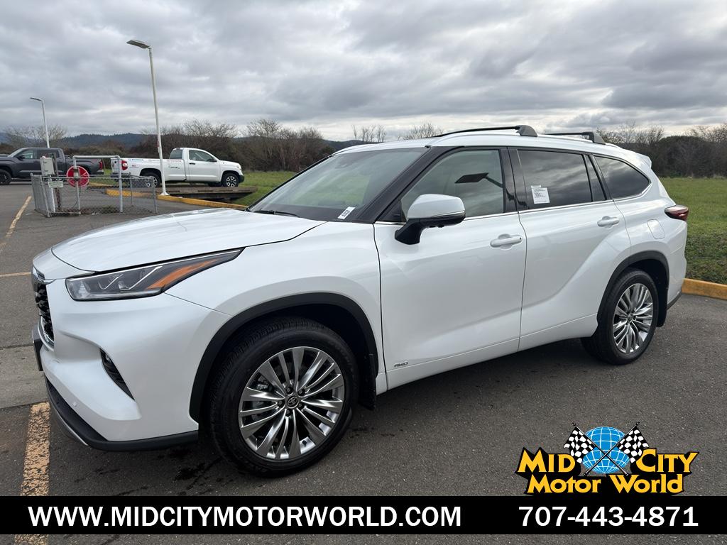 2026 Toyota Highlander Hybrid Platinum AWD