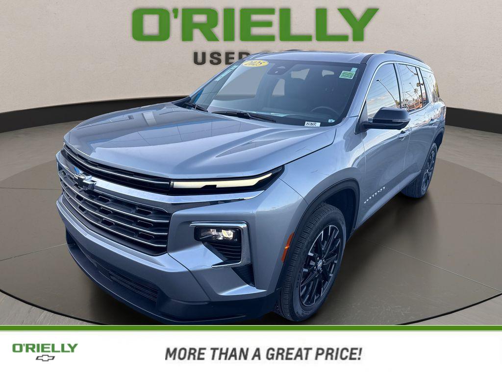 Sterling Gray Metallic 2025 Chevrolet Traverse LT FWD SUV / Crossover Front-Wheel Drive 8-Speed Automatic