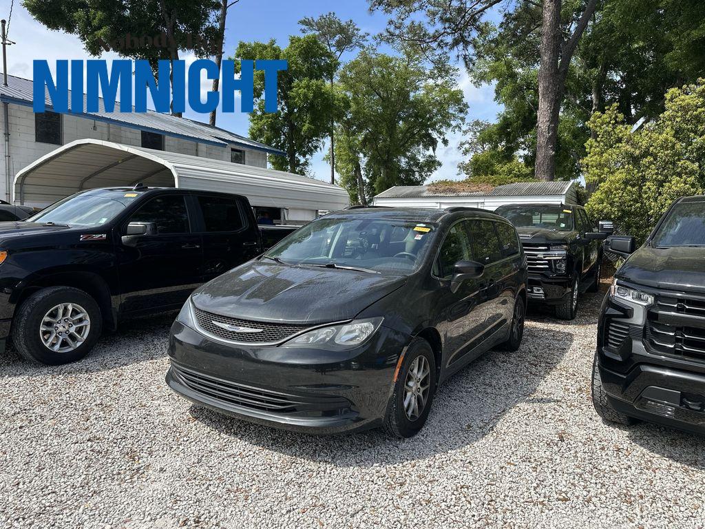 Brilliant Black Crystal Pearlcoat 2020 Chrysler Voyager LXi FWD Minivan Front-Wheel Drive 9-Speed Automatic