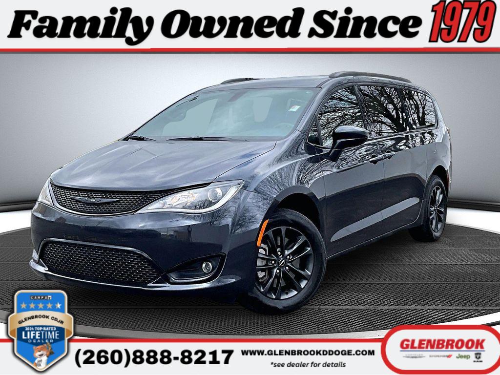 Gray (Maximum Steel Metallic Clearcoat) 2020 Chrysler Pacifica Launch Edition AWD Minivan All-Wheel Drive 9-Speed Automatic