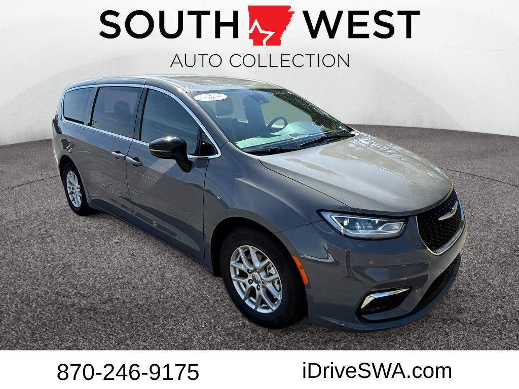 2025 Chrysler Pacifica Select FWD