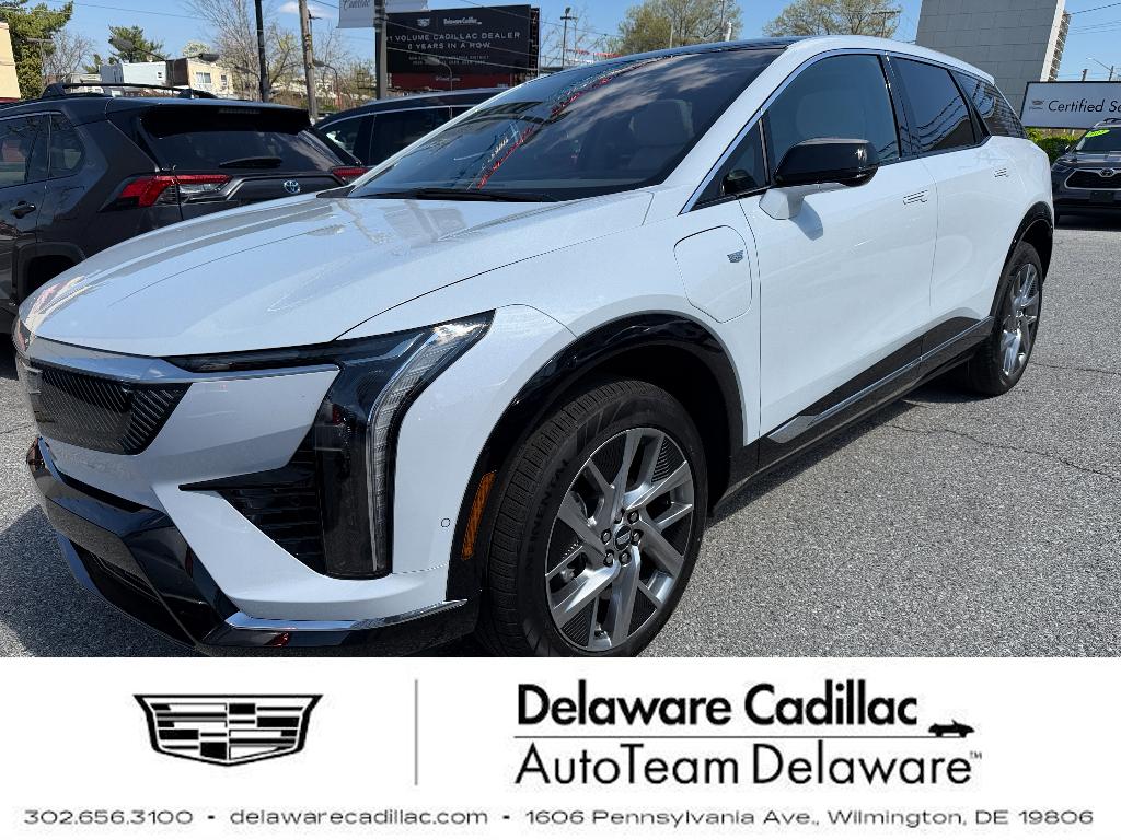 Vibrant White Tricoat 2026 Cadillac OPTIQ Luxury AWD SUV / Crossover All-Wheel Drive Automatic
