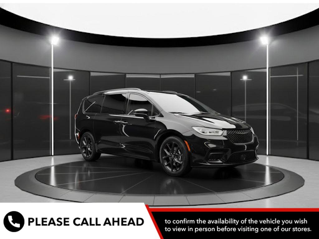 Diamond Black Crystal Pearlcoat 2026 Chrysler Pacifica Select FWD Minivan Front-Wheel Drive 9-Speed Automatic