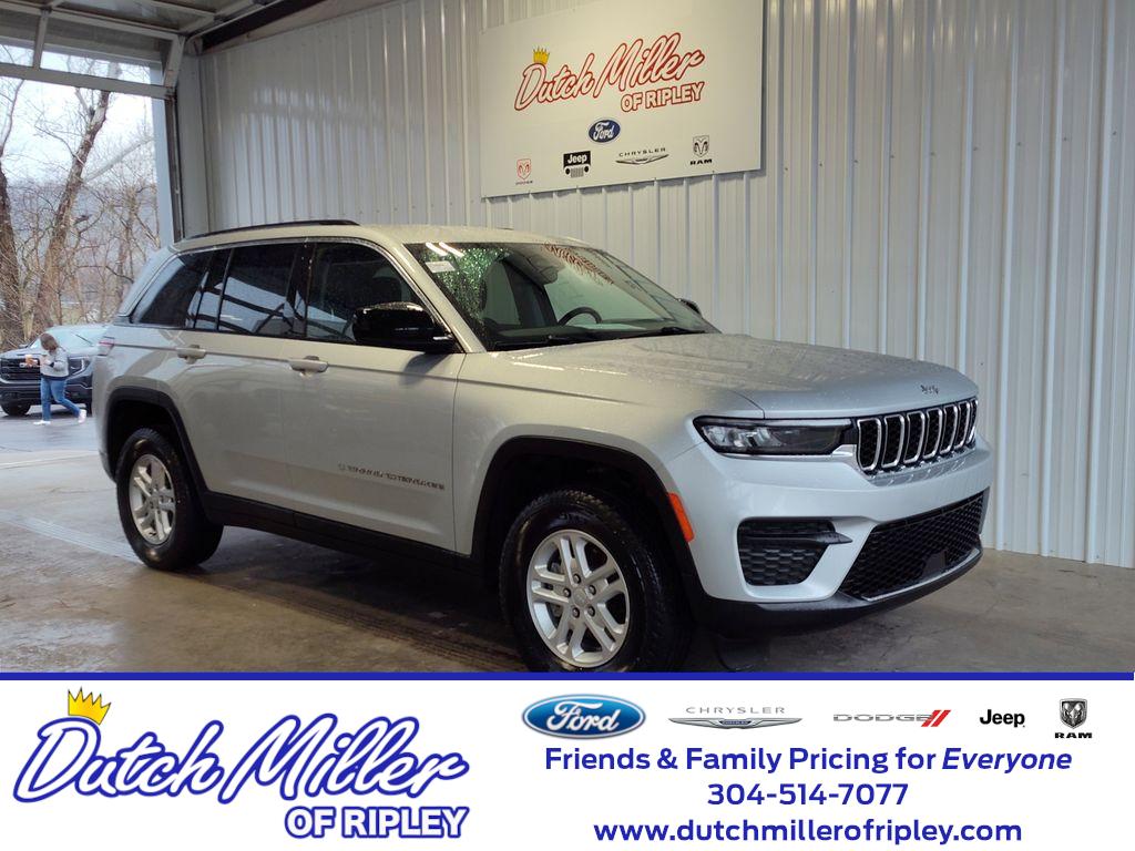 2023 Jeep Grand Cherokee Laredo 4WD