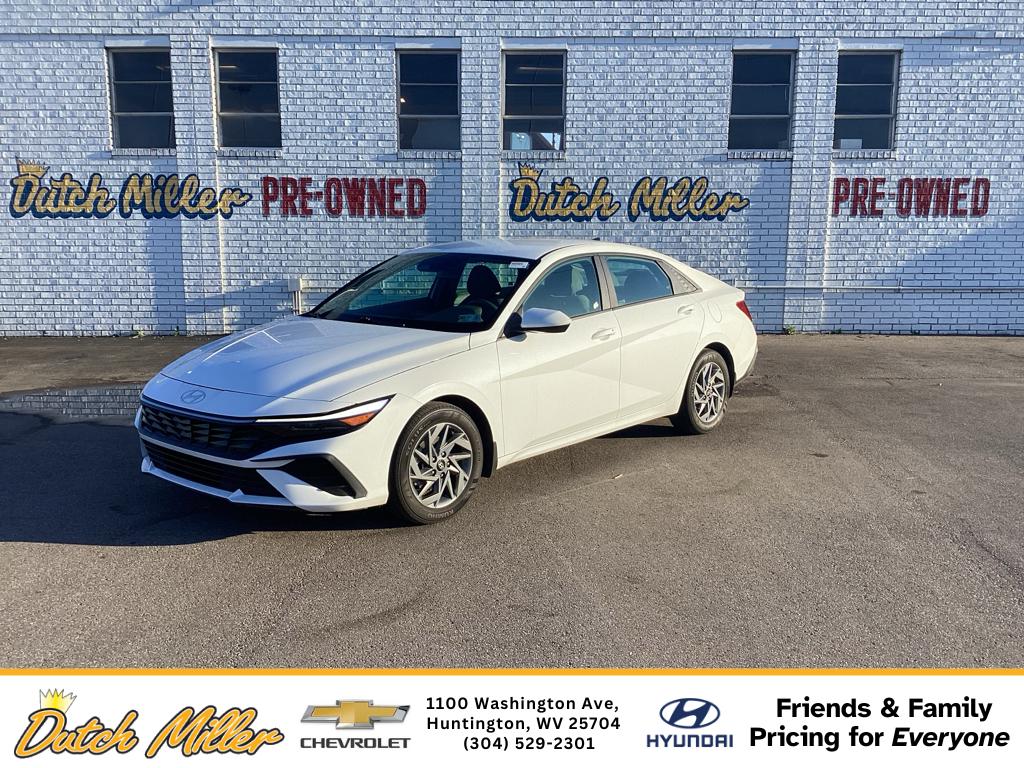 2024 Hyundai Elantra SEL FWD