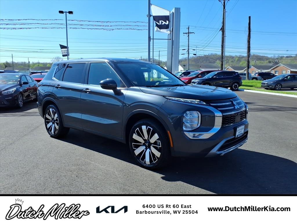 Gray 2025 Mitsubishi Outlander SE FWD SUV / Crossover Front-Wheel Drive Continuously Variable Transmission