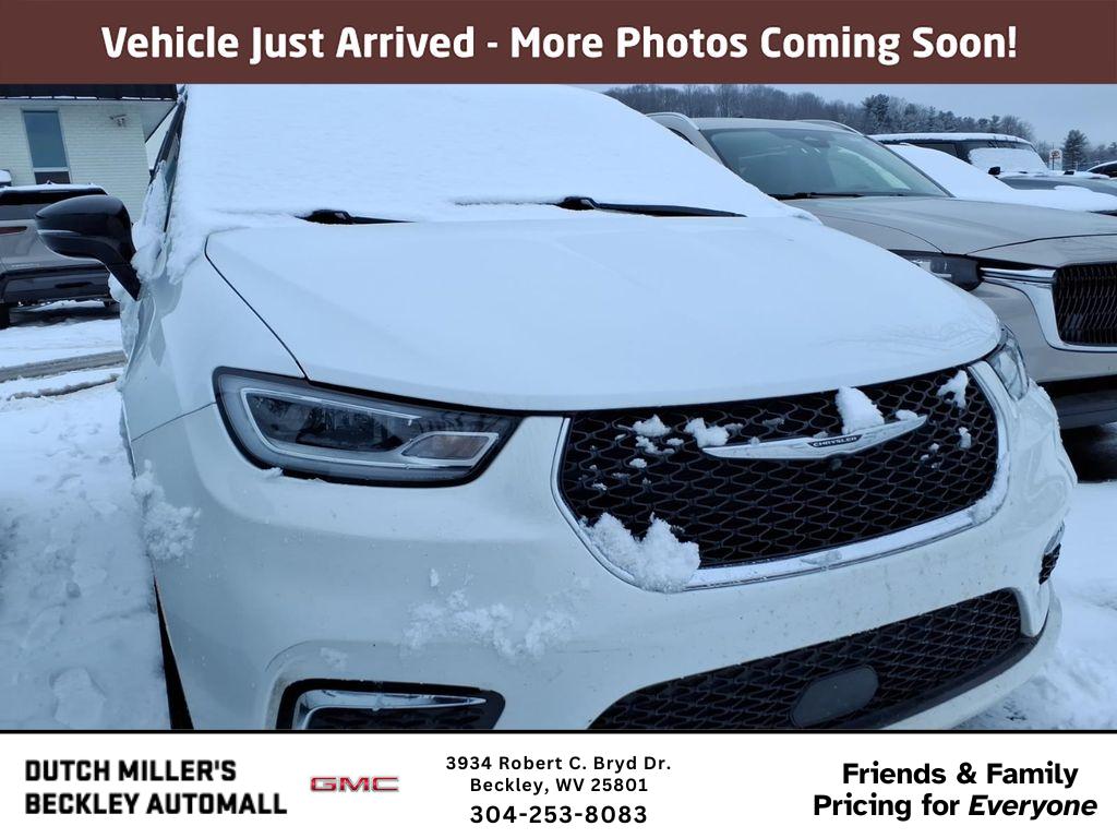 2025 Chrysler Pacifica Select FWD