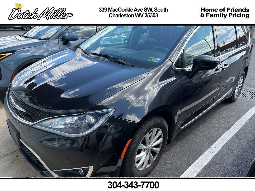2017 Chrysler Pacifica Touring L FWD