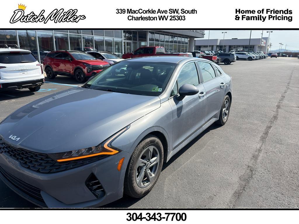 Everlasting Silver 2022 Kia K5 LXS FWD Sedan Front-Wheel Drive 8-Speed Automatic