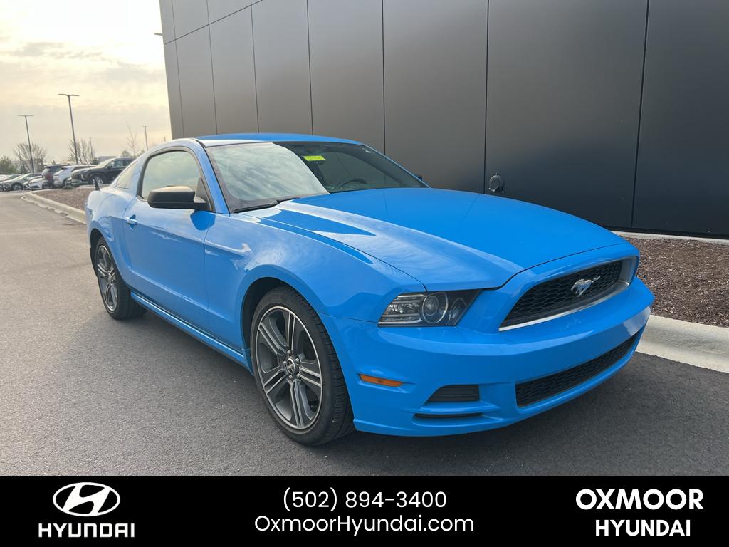2013 Ford Mustang V6 Premium Coupe RWD