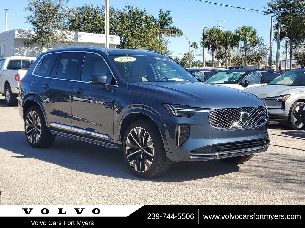 2025 Volvo XC90 B5 Plus Bright Theme 7-Passenger AWD