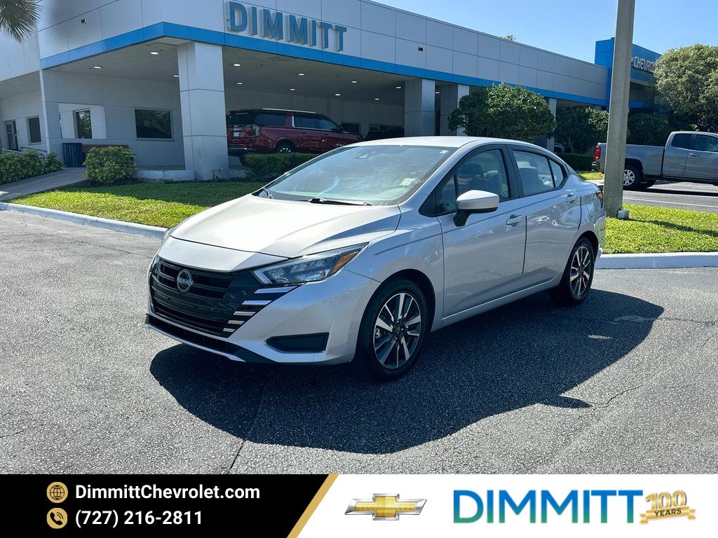 Brilliant Silver Metallic 2025 Nissan Versa SV FWD Sedan Front-Wheel Drive Continuously Variable Transmission