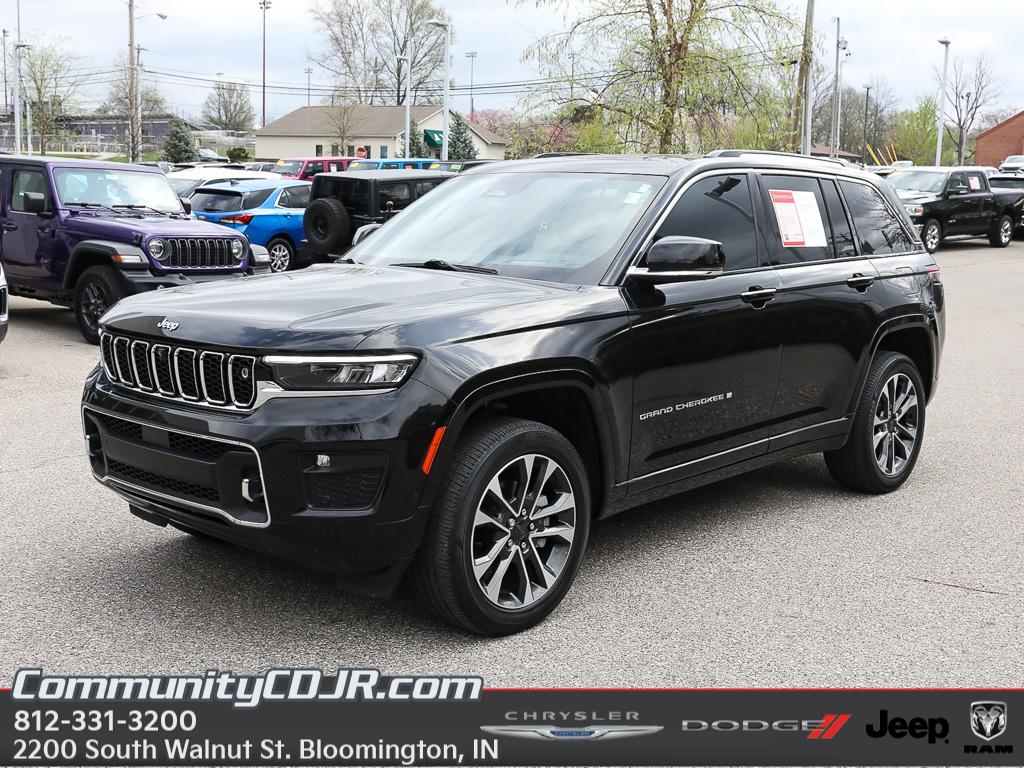 Diamond Black Crystal Pearlcoat 2023 Jeep Grand Cherokee Overland 4WD SUV / Crossover Four-Wheel Drive 8-Speed Automatic
