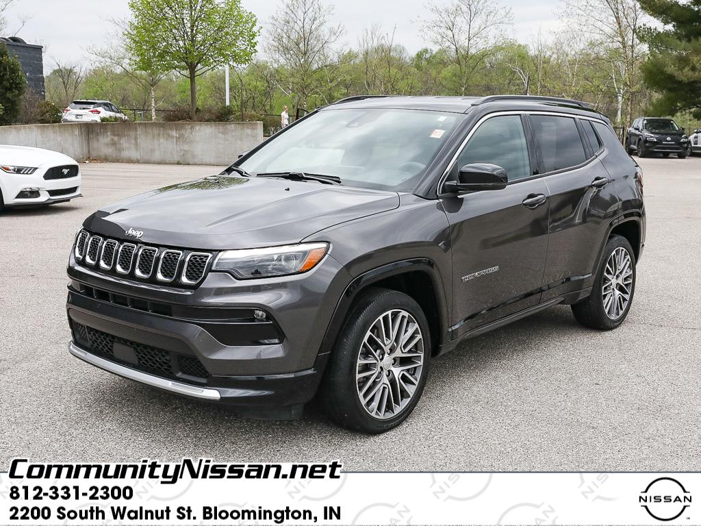 Gray (Granite Crystal Metallic Clearcoat) 2023 Jeep Compass Limited 4WD SUV / Crossover Four-Wheel Drive 8-Speed Automatic