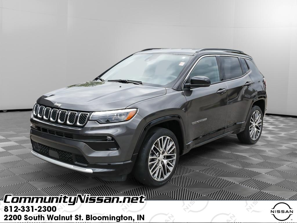 Gray (Granite Crystal Metallic Clearcoat) 2023 Jeep Compass Limited 4WD SUV / Crossover Four-Wheel Drive 8-Speed Automatic