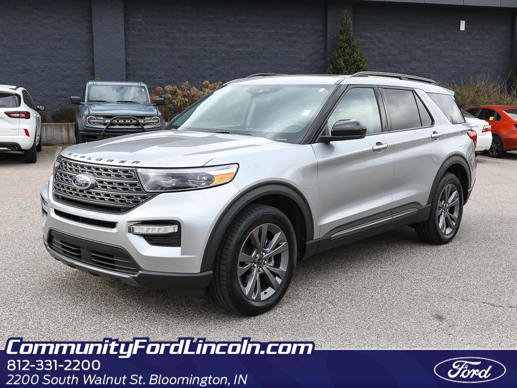 Iconic Silver Metallic 2023 Ford Explorer XLT AWD SUV / Crossover All-Wheel Drive Automatic