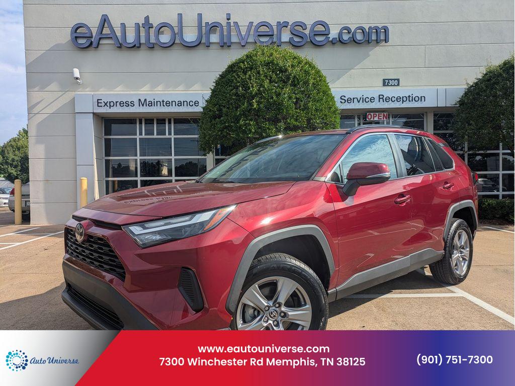 2022 Toyota RAV4 XLE's photo