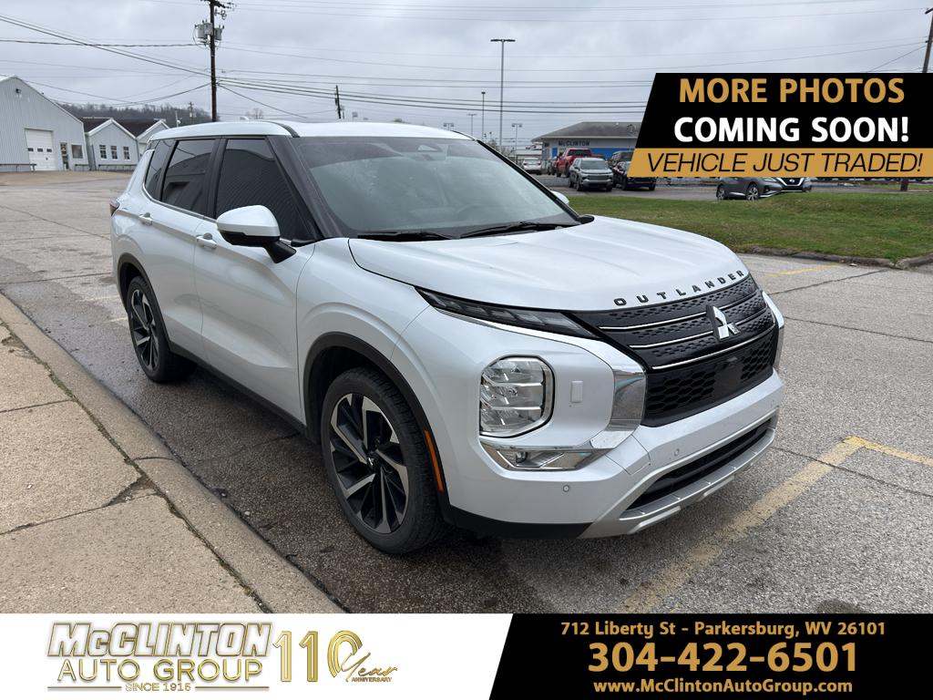 White Diamond 2023 Mitsubishi Outlander SE S-AWC SUV / Crossover All-Wheel Drive Continuously Variable Transmission