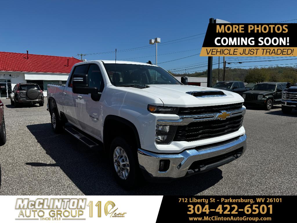 Summit White 2025 Chevrolet Silverado 2500HD LT Crew Cab 4WD Pickup Truck Four-Wheel Drive Automatic