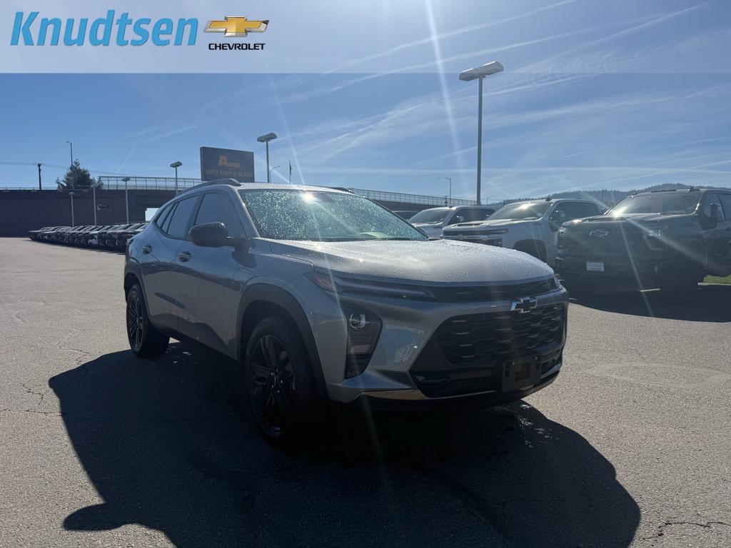 Sterling Gray Metallic 2025 Chevrolet Trax Activ FWD SUV / Crossover Front-Wheel Drive 6-Speed Automatic