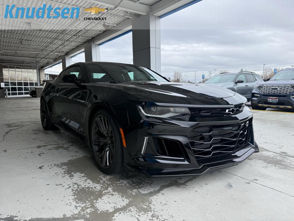 Black 2022 Chevrolet Camaro ZL1 Coupe RWD Coupe Rear-Wheel Drive 6-Speed Manual